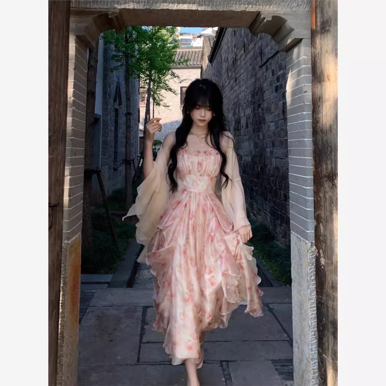 Women Watercolor Peach Floral  - Kimono Sheer Floral บทวิจารณ์และราคา